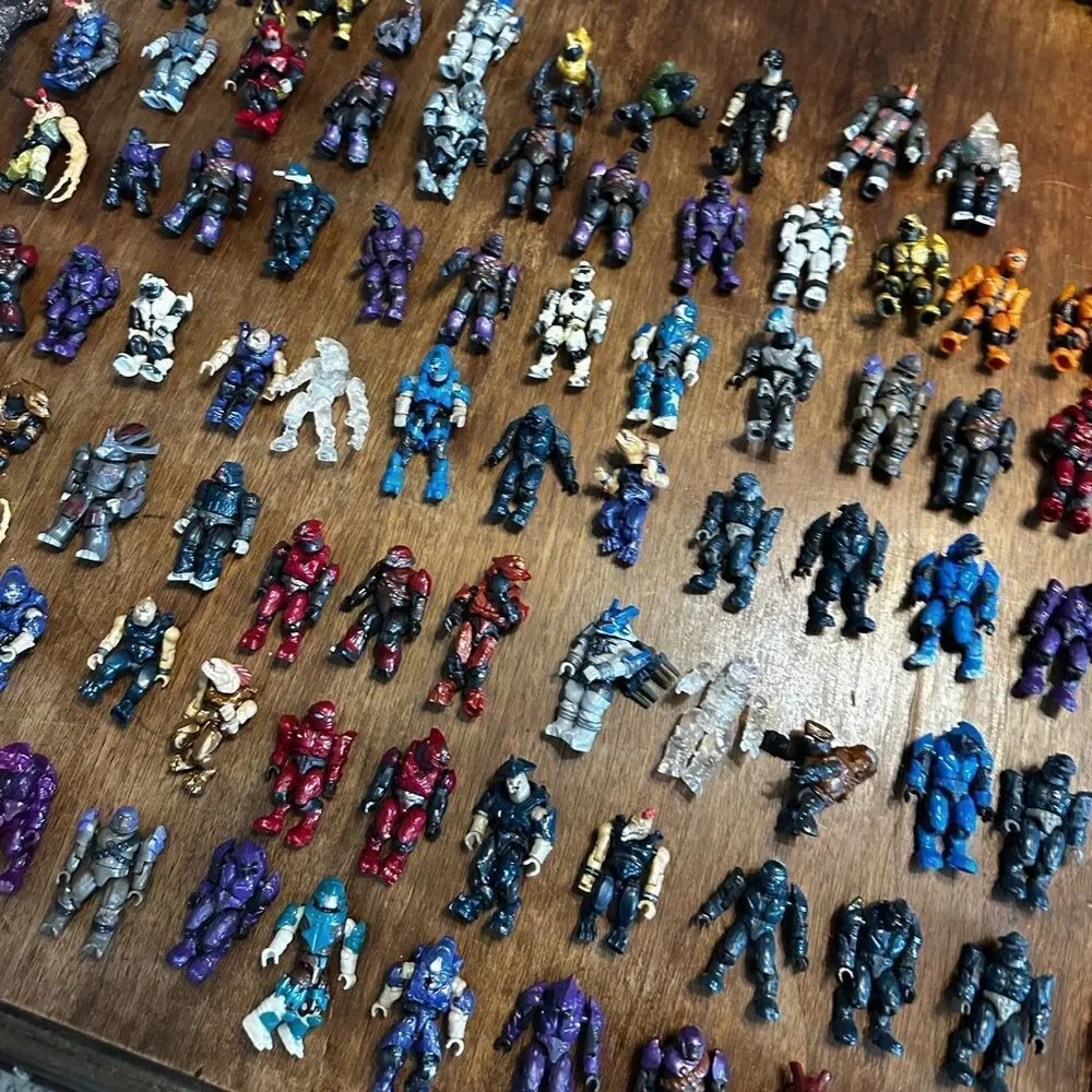 Lot of 10 Mega Bloks Halo mini-figures -RANDOM